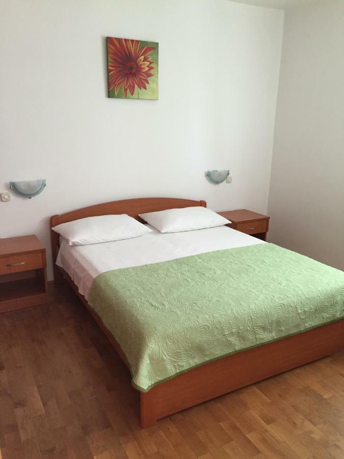 Apartmani Lorena Privlaka  Exteriör bild