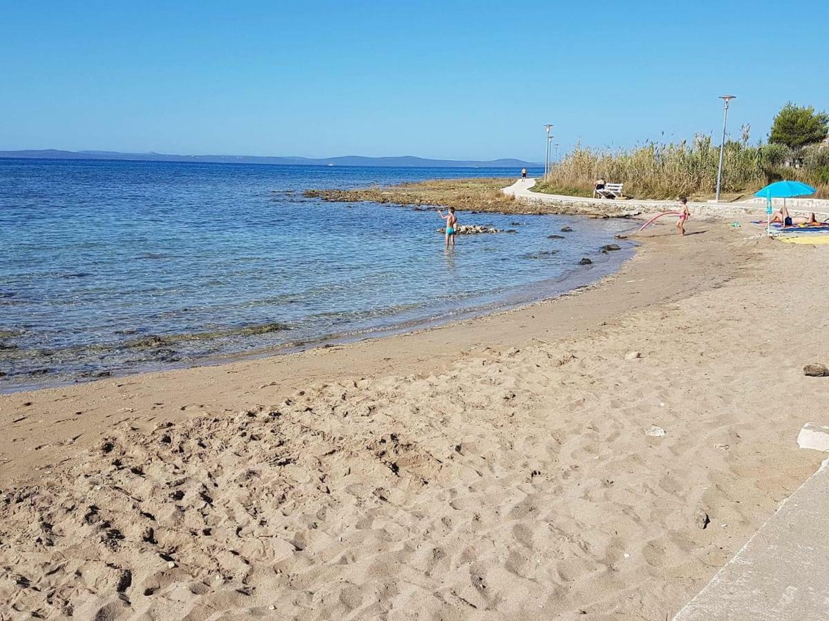 Apartmani Lorena Privlaka  Exteriör bild