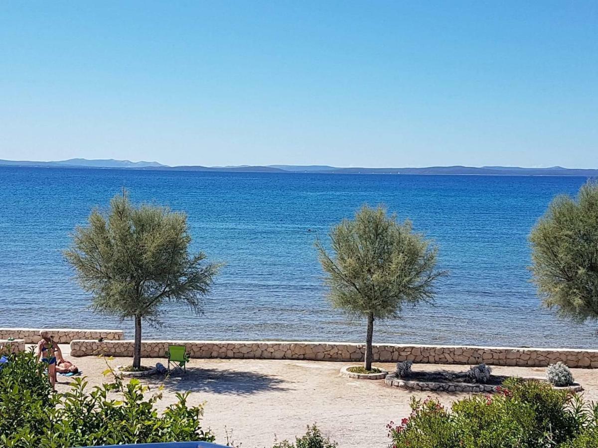 Apartmani Lorena Privlaka  Exteriör bild