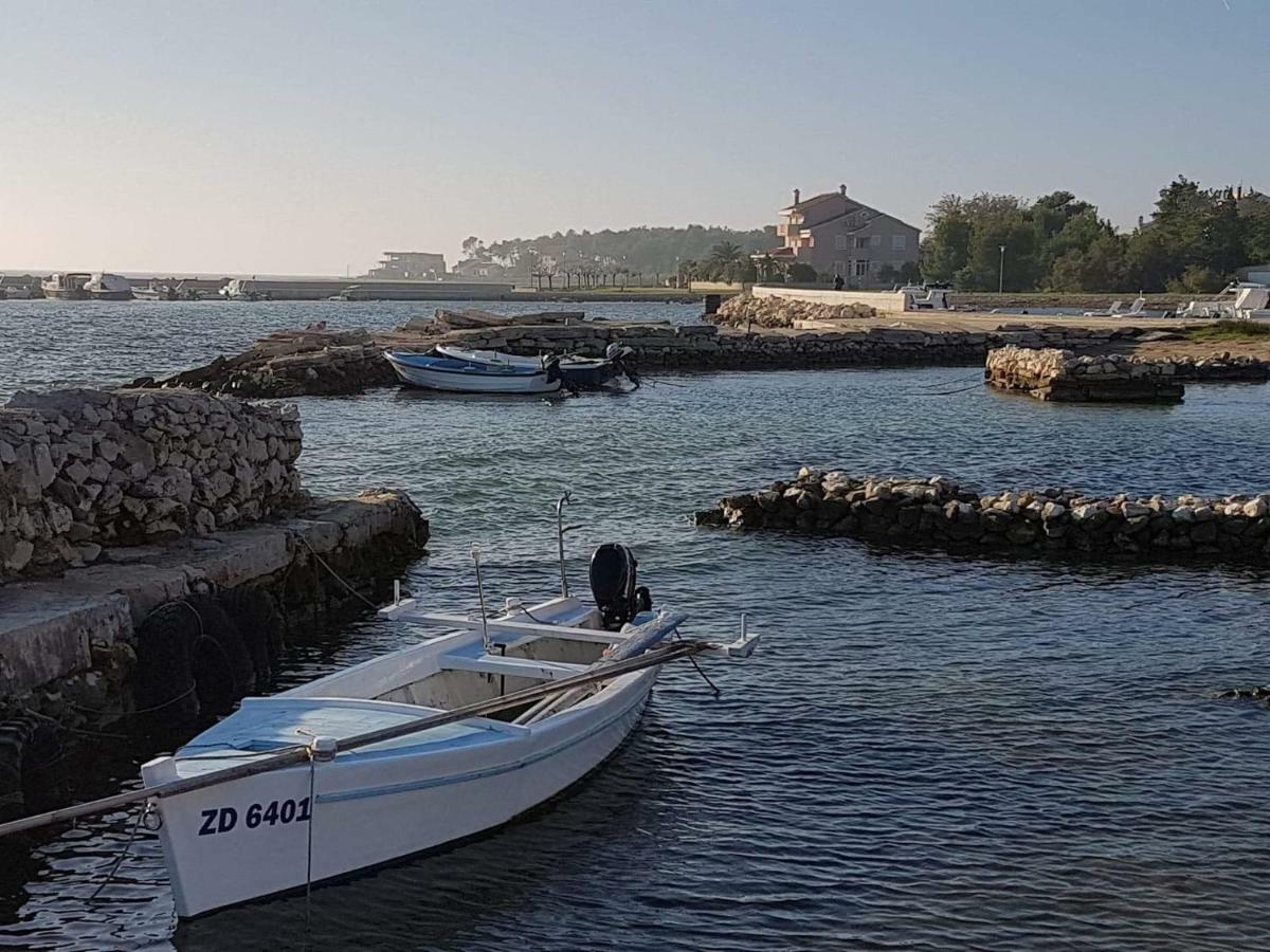 Apartmani Lorena Privlaka  Exteriör bild