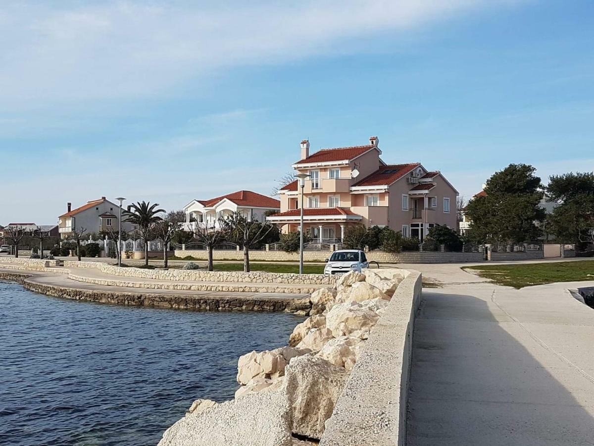 Apartmani Lorena Privlaka  Exteriör bild