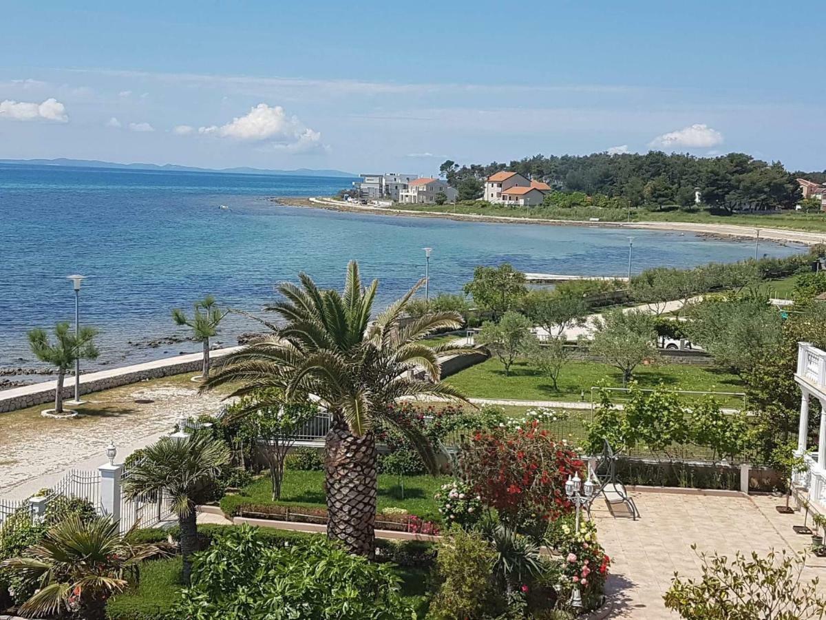 Apartmani Lorena Privlaka  Exteriör bild